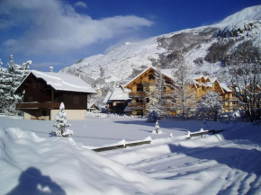 Apartment in Chalet Chamoissiere Le Monêtier-Les-Bains